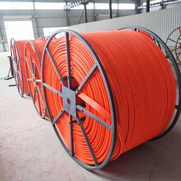 Insulation seamless crane power busbar